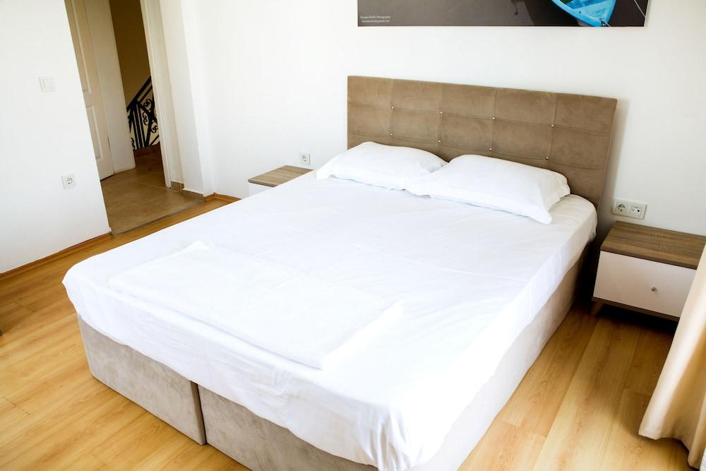 Important Group Villa BD463 4 Bedrooms