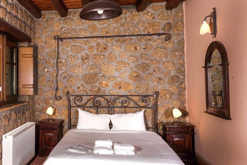 Pera Alonia Guest House