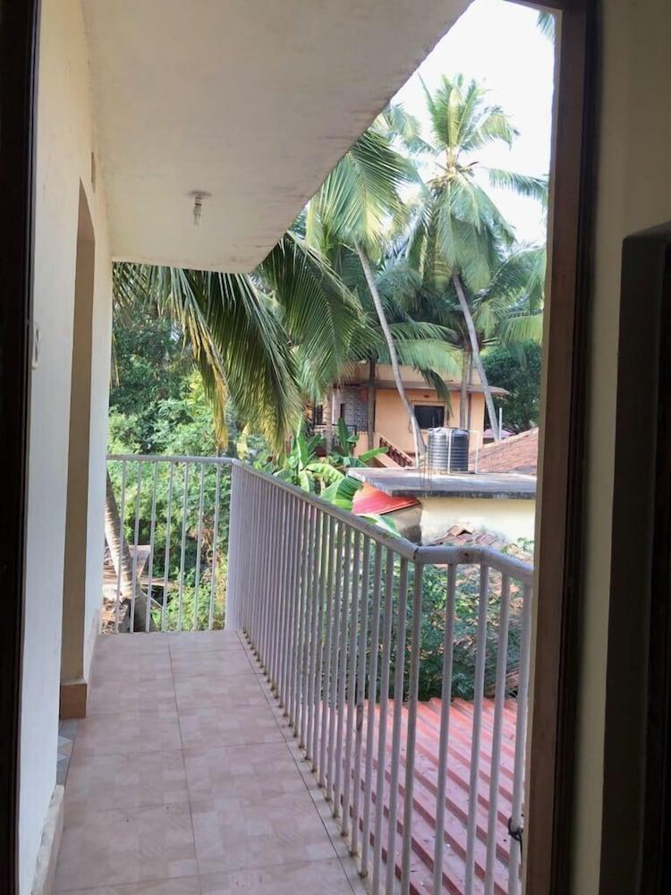 Nirvah Candolim Beach Holiday Stay