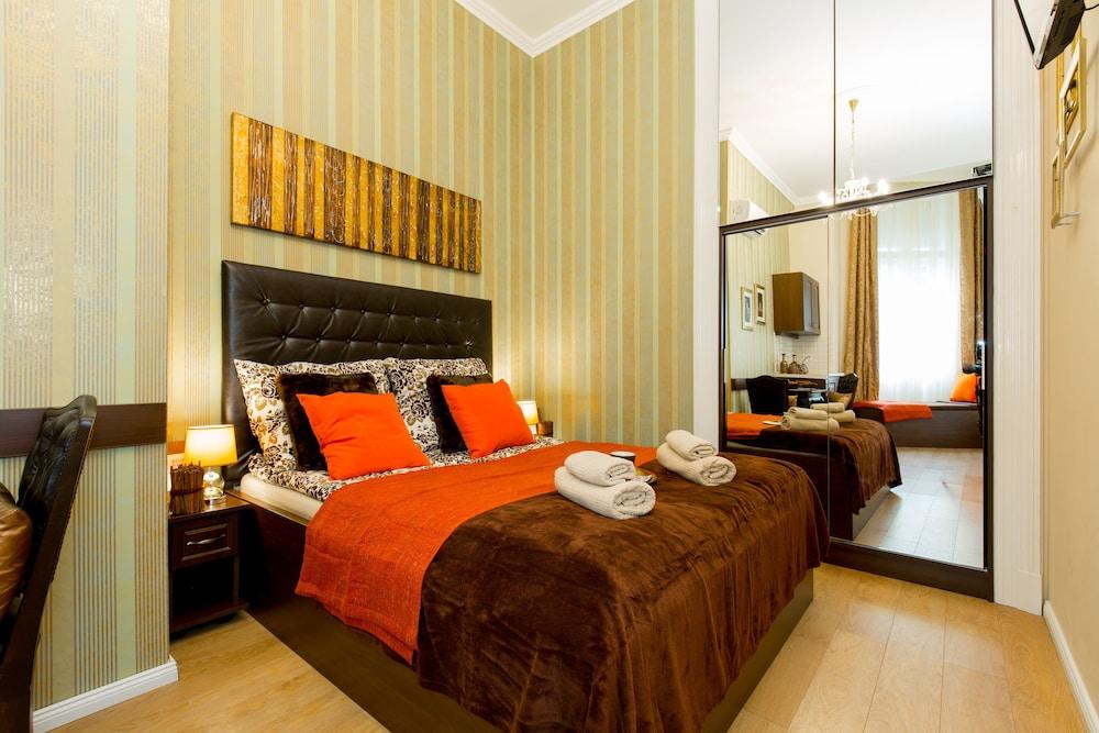 Budapest Holidays Harmony