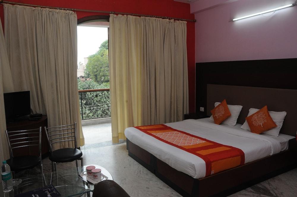 OYO 9862 Spring Fields