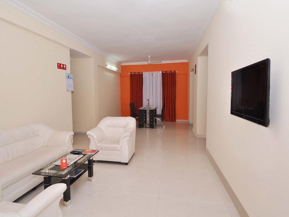 OYO 3684 Apartment Pentagon Group