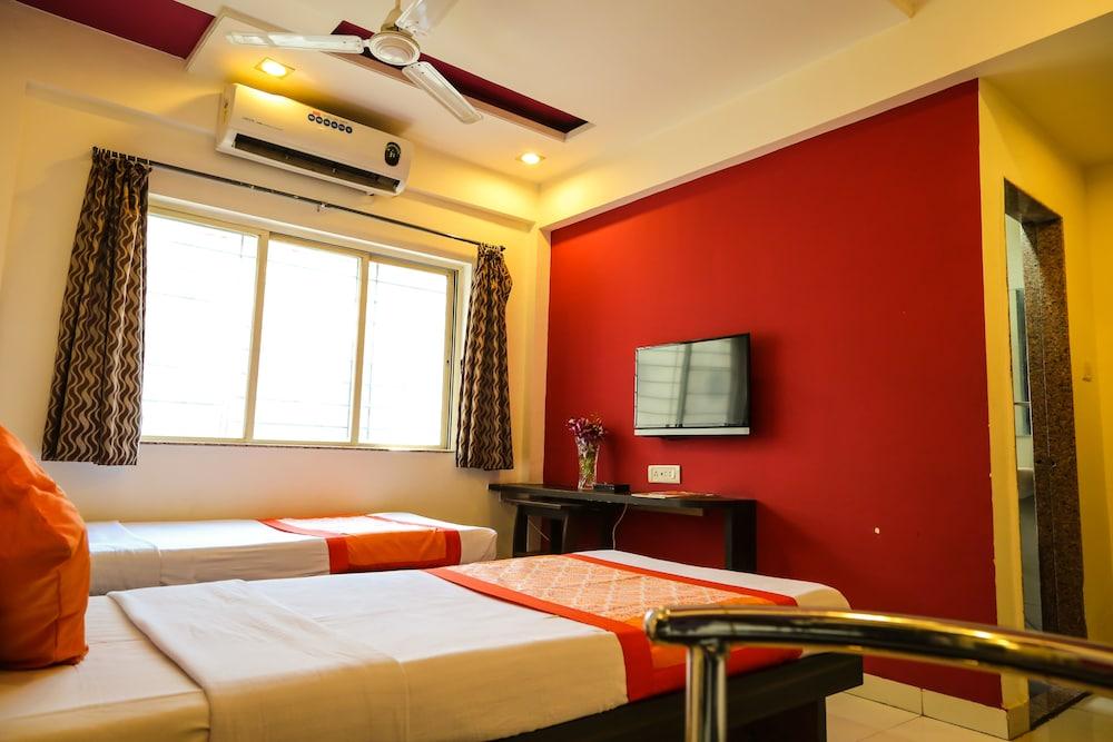 OYO 8244 Hotel Bliss Executive