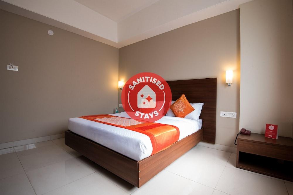 OYO 9989 Hotel Classic Executive