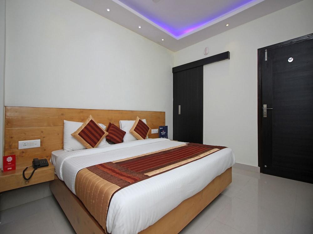 OYO 9711 Hotel Marc Blu