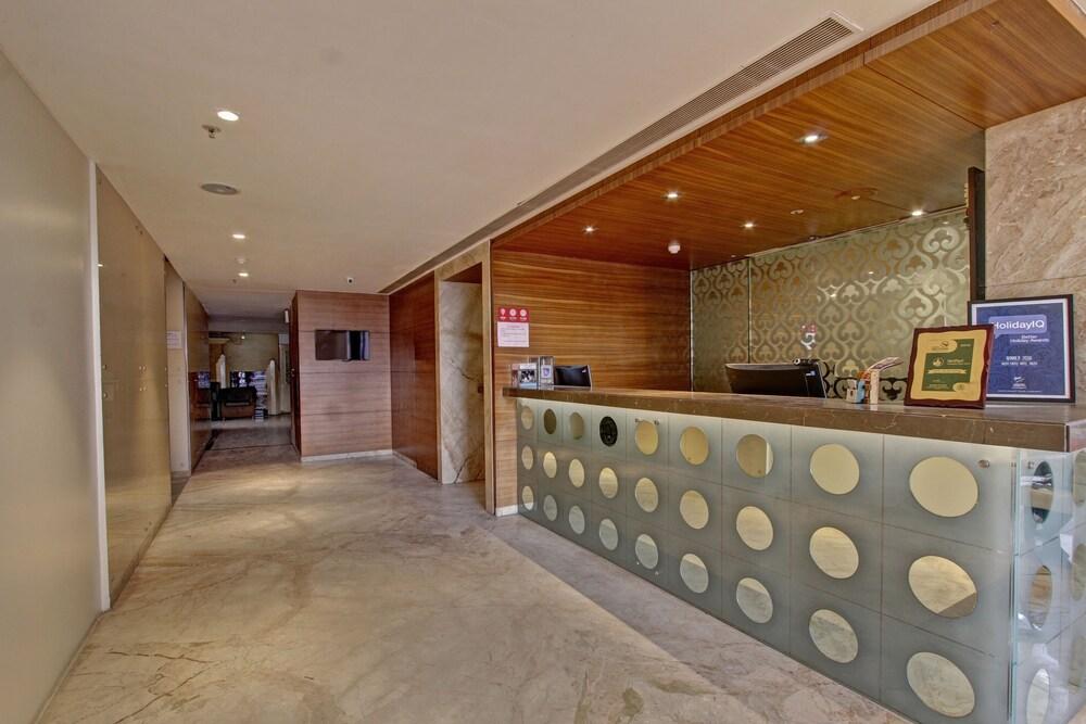 OYO 8169 Hotel Salem Castle