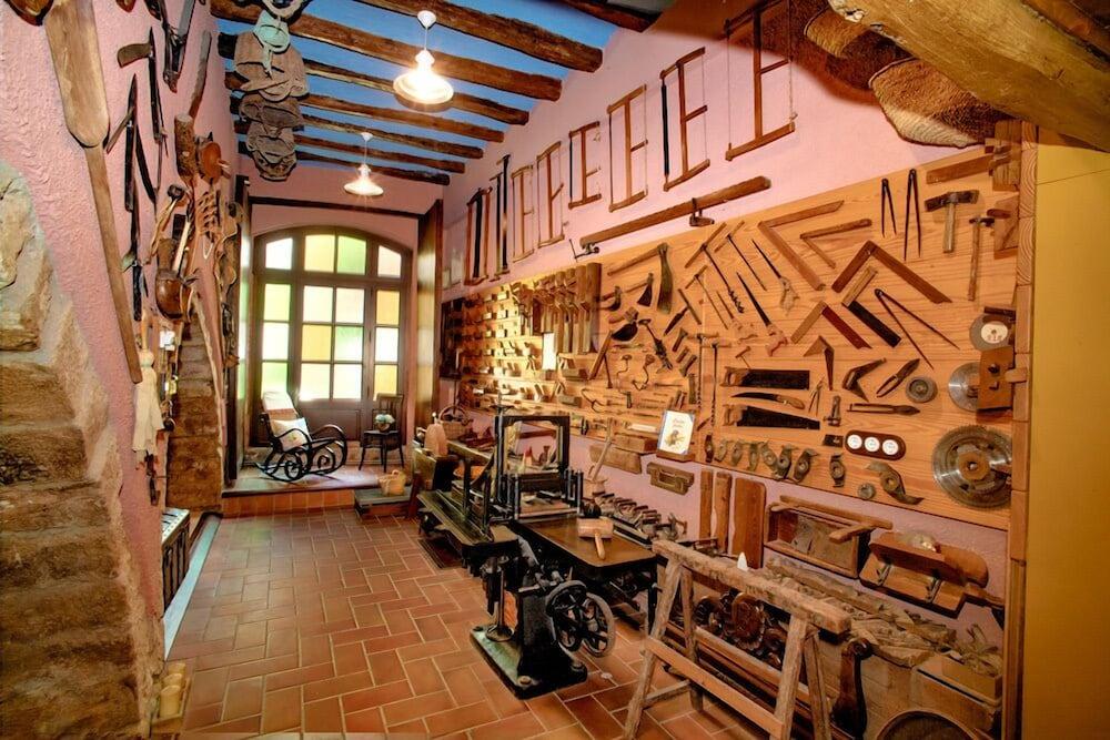 Cal Fuster De La Plaça