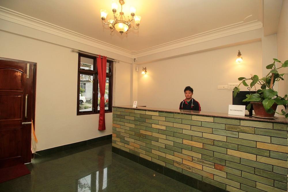 OYO 11630 Temi Residency