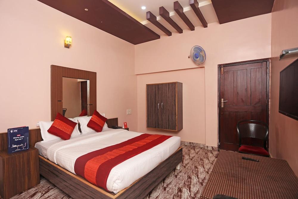 OYO 11555 Hotel Punjab