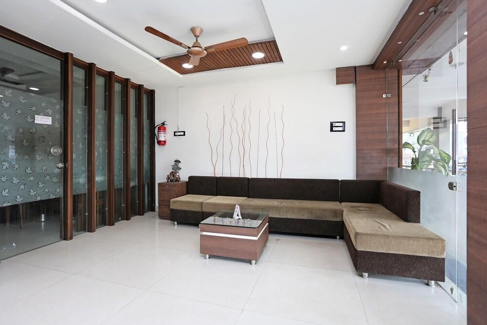 OYO BHO034 Hotel Ashirwad Regency