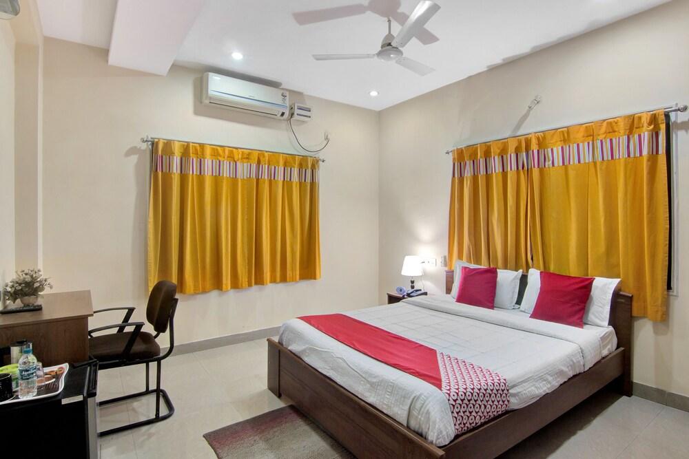 OYO 20009 SilverKey Gachibowli