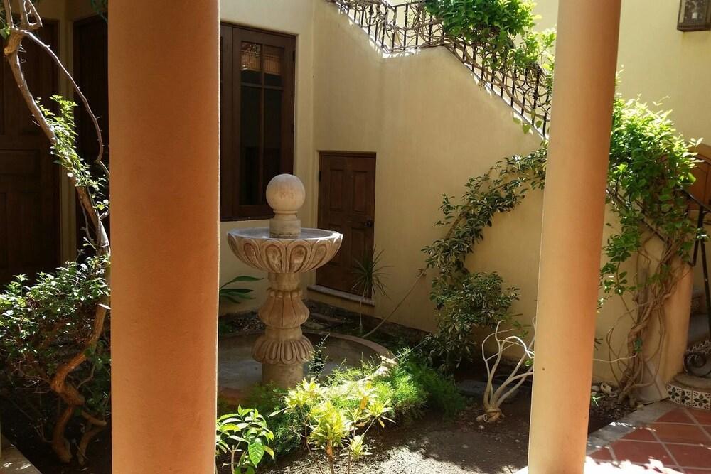 FN460- Charming Cozy Luxury Villa