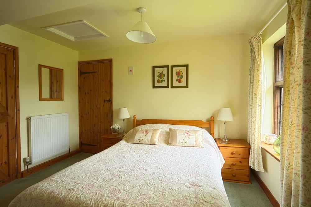 Strawberry Cottage B&B