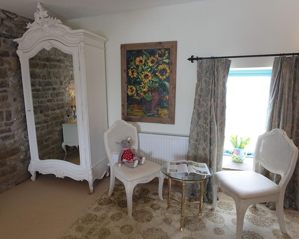 Stoop Farm Bed & Breakfast