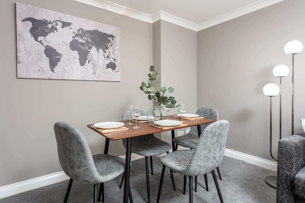 Elms Way - Donnini Apartments