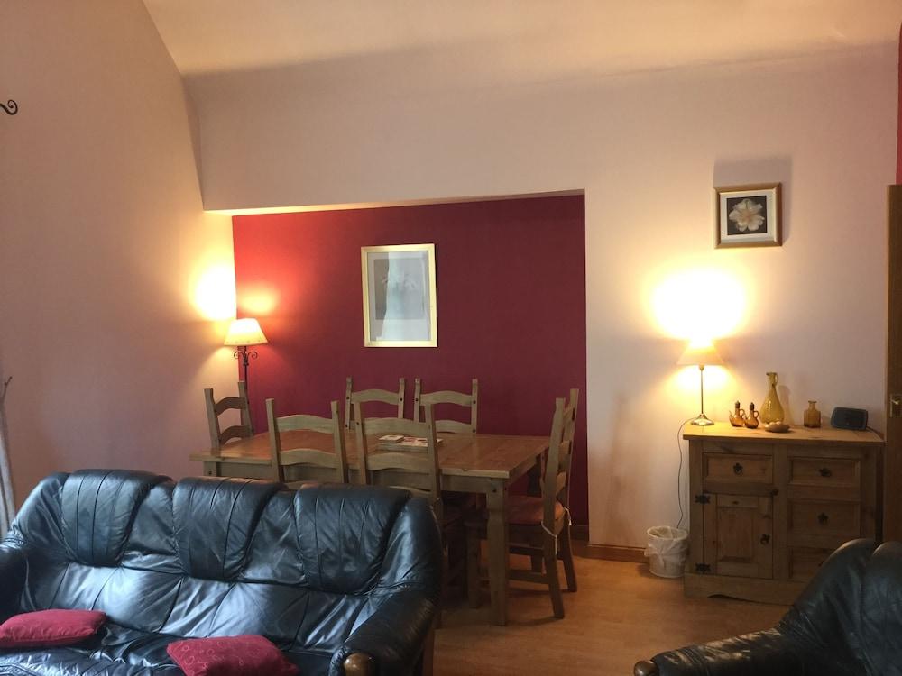 Inverness Apartments - Courtyard