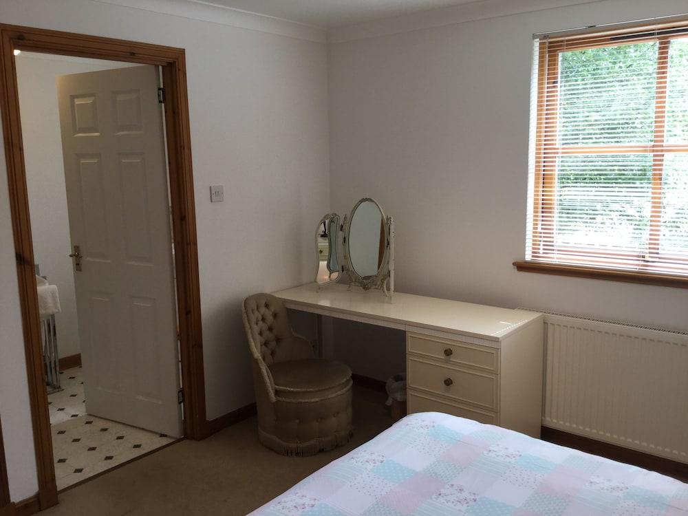 Inverness Apartments - Golf View