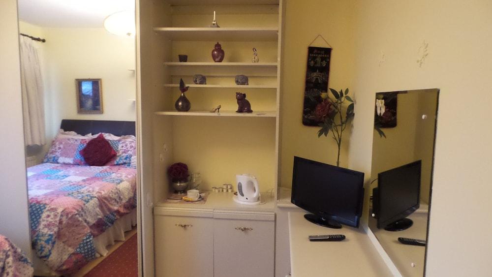 The Cedars House B&B