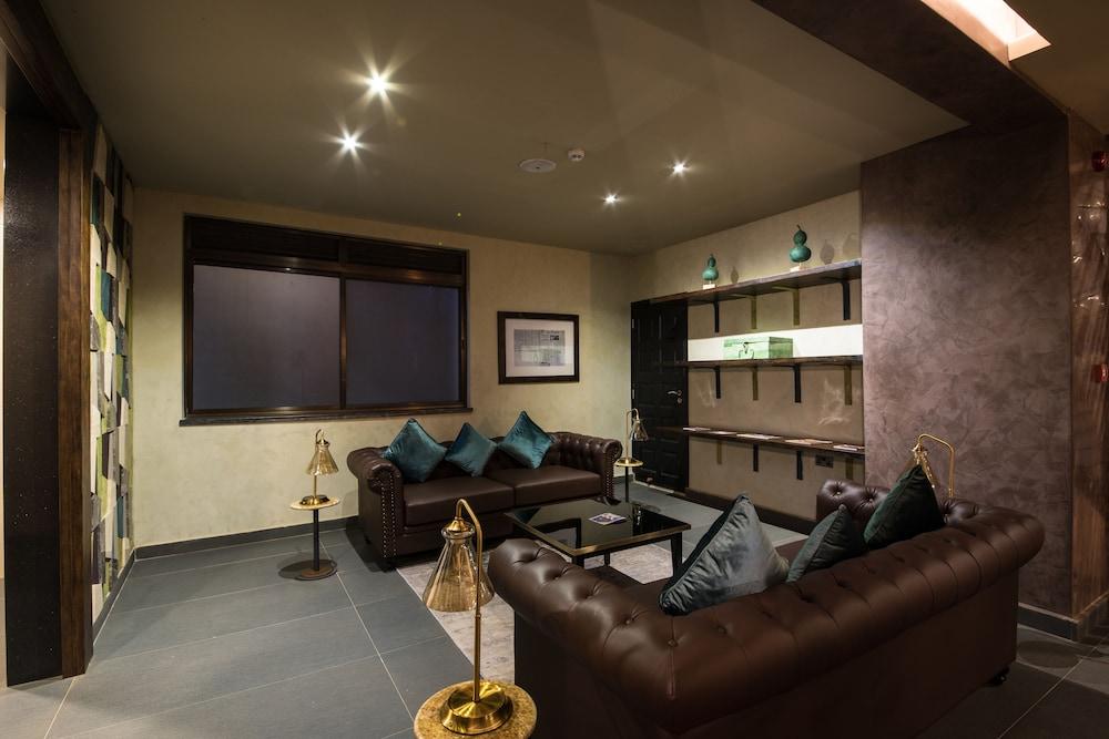 Speke Apartments Kitante