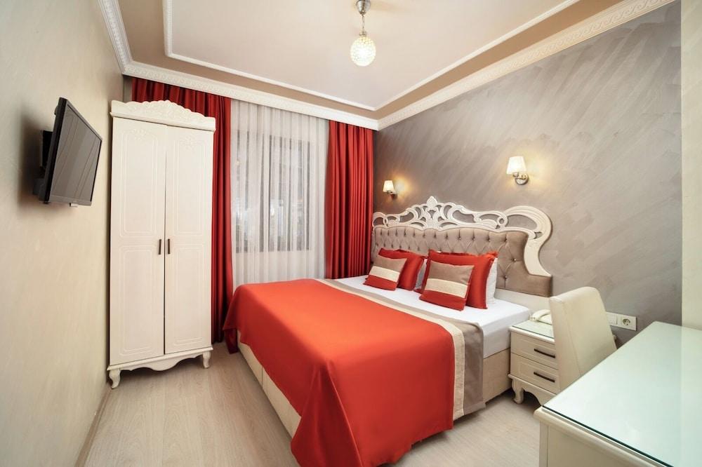 Deluxe Newport Hotel - Old City