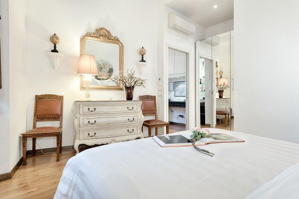 Santa Reparata Elegant