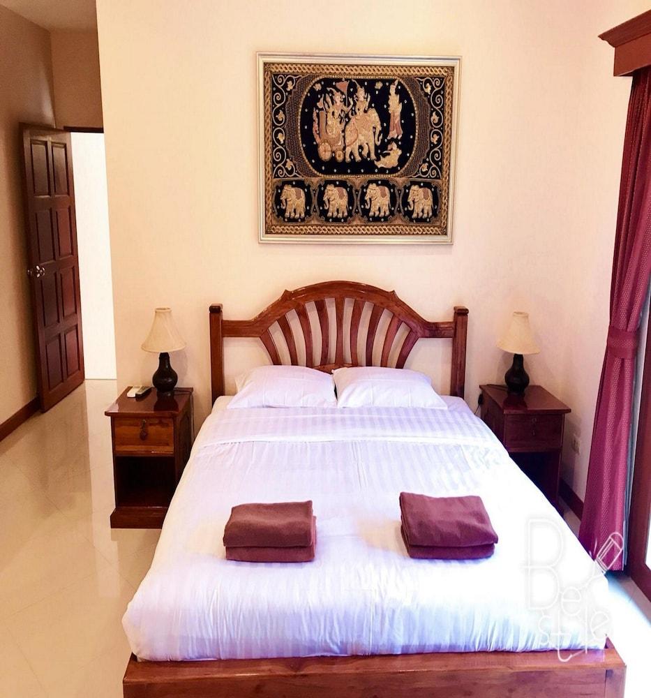 Punyapha Beach Villa