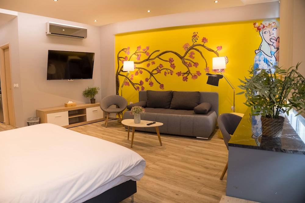 Connect Studios & Apartments