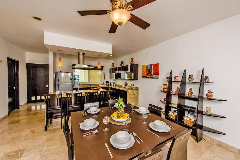 Mamitas Village PH301 by PRP