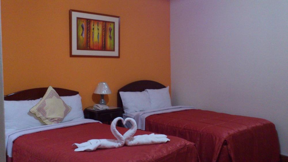 Hotel Plaza Bolognesi