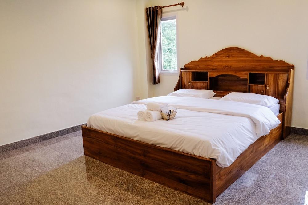 The Lake House Ko Yo