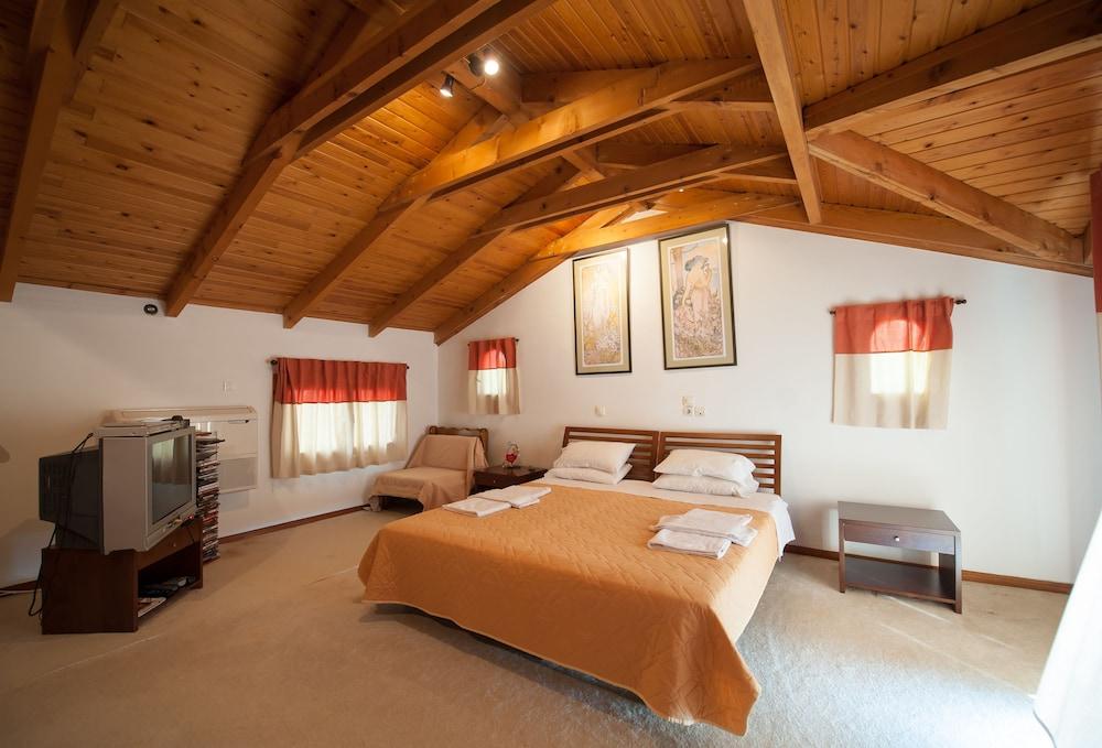 Zarkadis Beach Apartments