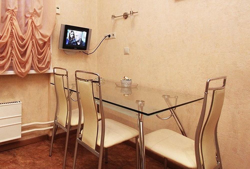 ApartLux Universitet