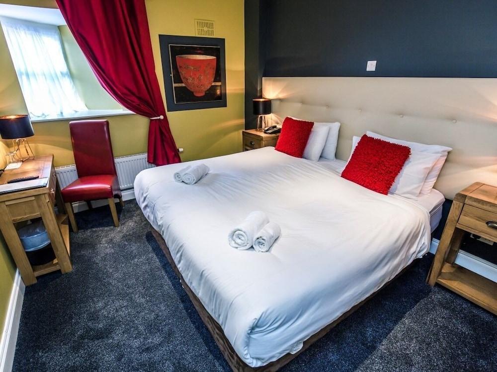 Mc Kevitts Village Hotel