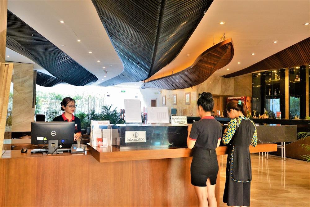 Holi Beach Apartments