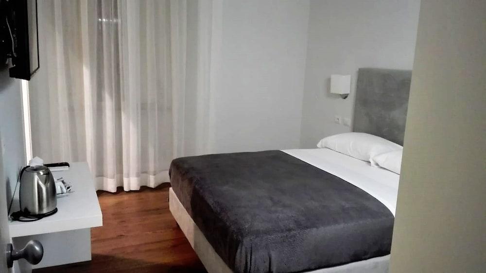 Eighty Four Luxury Rooms