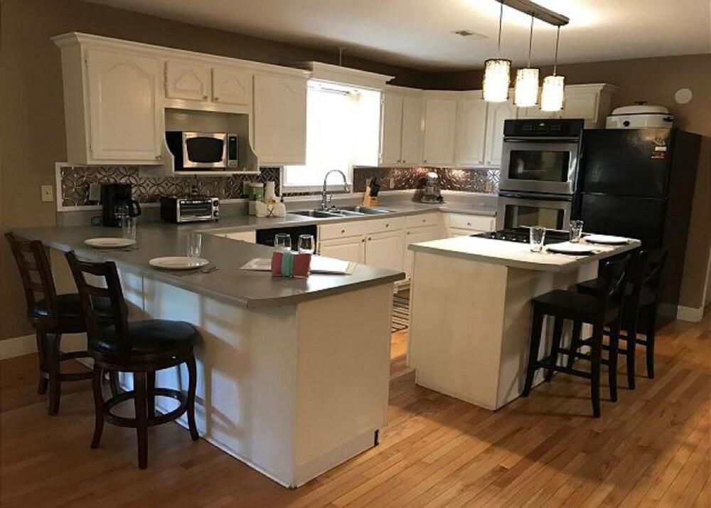 Cottage by the Creek