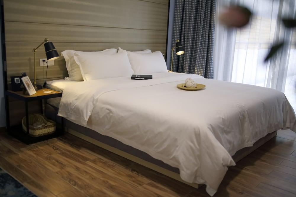 Poltton International Service Apartment