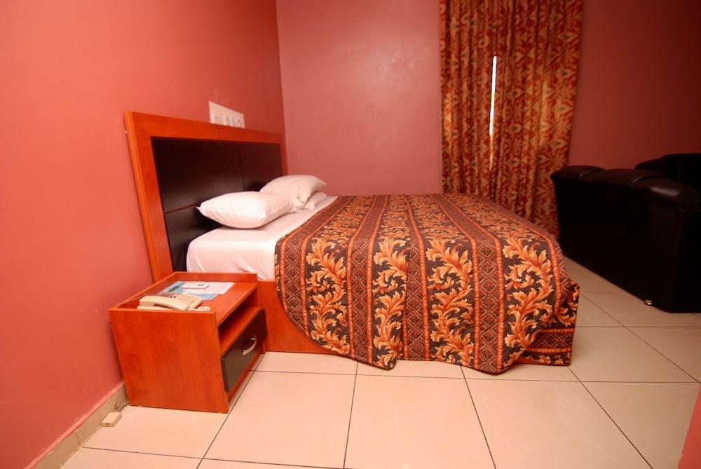 Alexis Hotel & Conference Centre