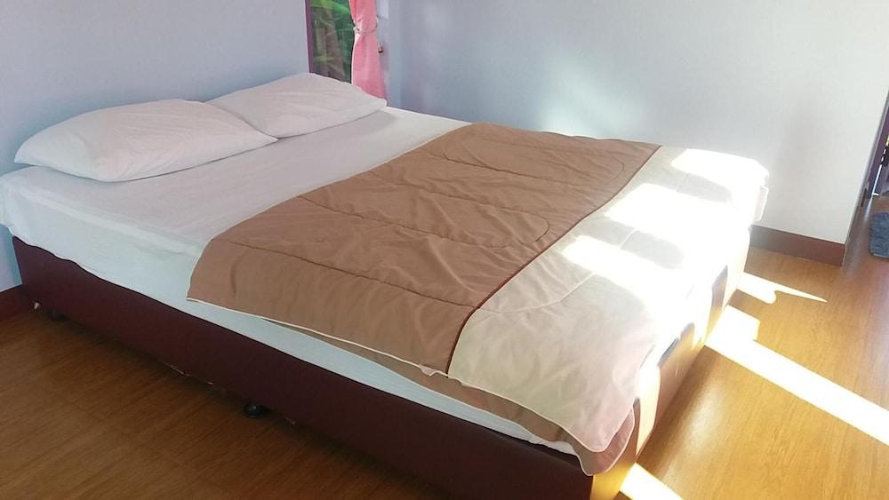 Mae Klang Banyen Hill