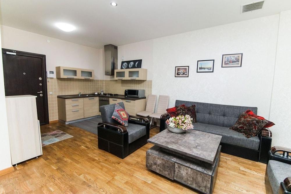 Rustaveli Besiki Apartments