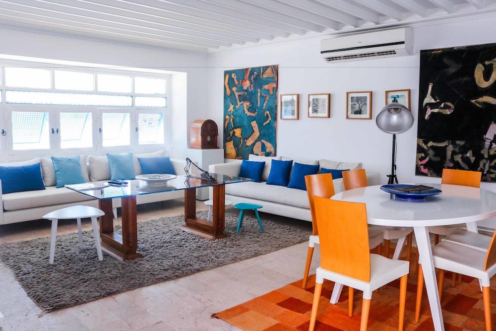 La Maison De L'artiste