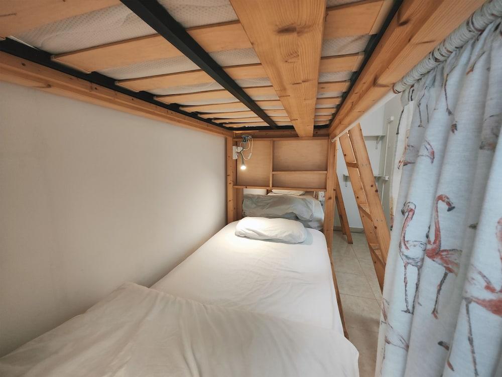 La Ventana Azul Surf Hostel