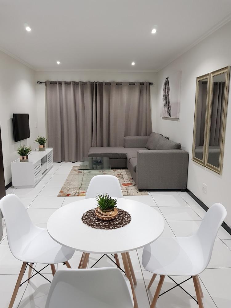 Nova Luxury Suites Saratoga 112