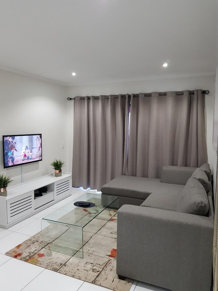 Nova Luxury Suites Saratoga 112