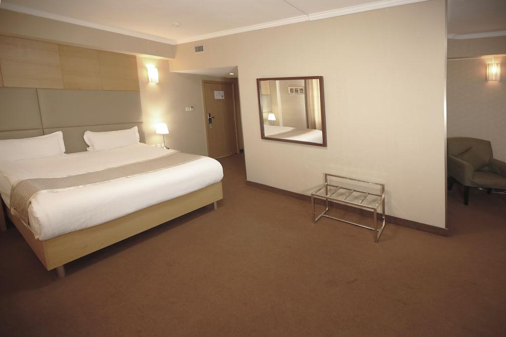 The Corporate Hotel Central