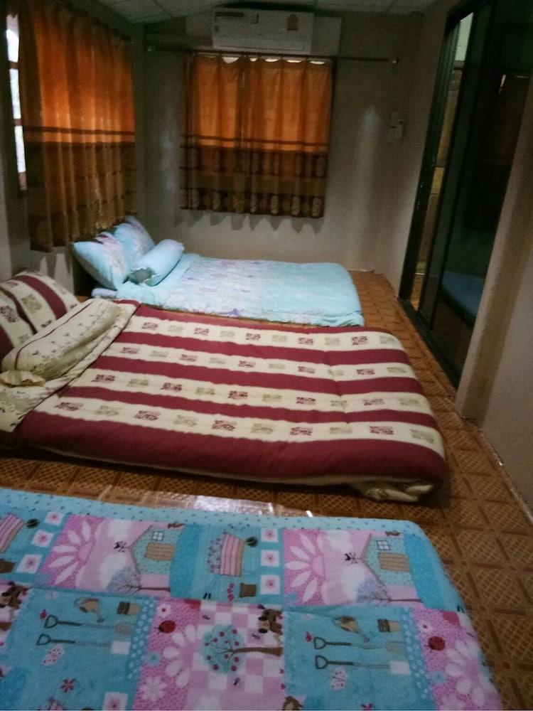 Heuan Kru Noi Homestay