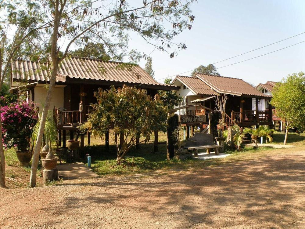 Baan Suan Phetphraewa Resort
