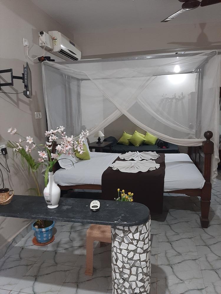 Casa Almeida Guest House