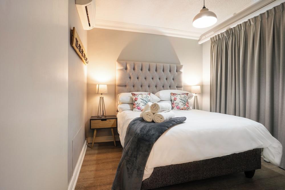 Avemore Jan Cats no 2- with backup power