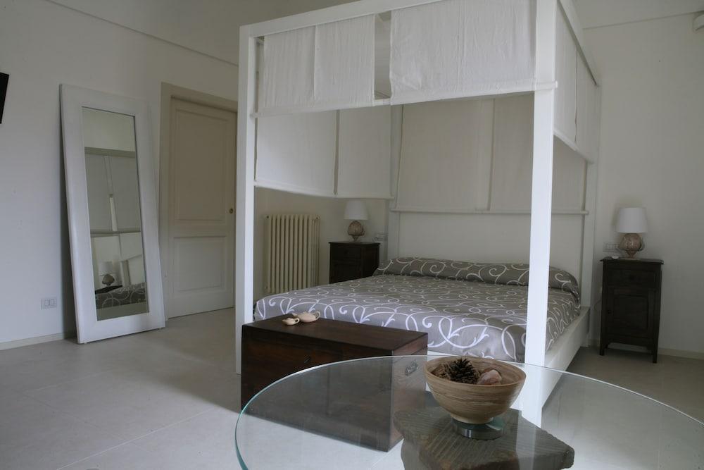 Le Tre Vie Apartment & Room